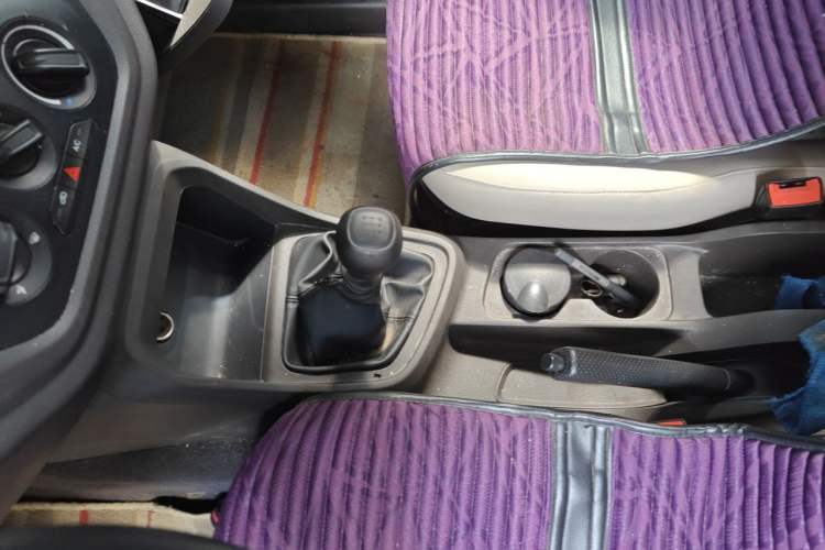 Used Wuling Hongguang V 2022 1.5L Jingqu Version Hydraulic Power Steering LAR Gear Lever