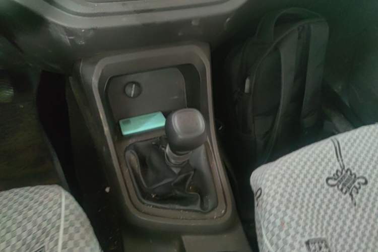Used Wuling Hongguang V 2022 1.5L Jingqu Edition Electric-Assist LAR Gear Lever