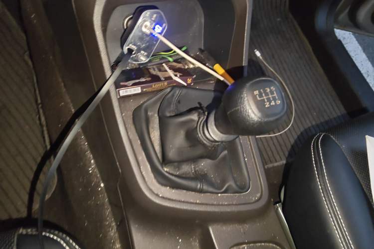 Used Wuling Hongguang V 2022 1.5L Jingqu Version Hydraulic Power Steering LAR Gear Lever
