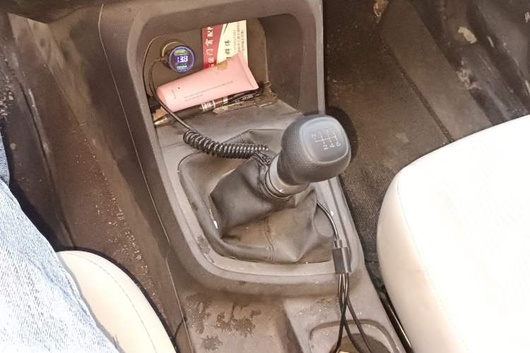 Used Wuling Hongguang V 2022 1.5L Enjoy Edition Electric-Powered LAR Gear Lever