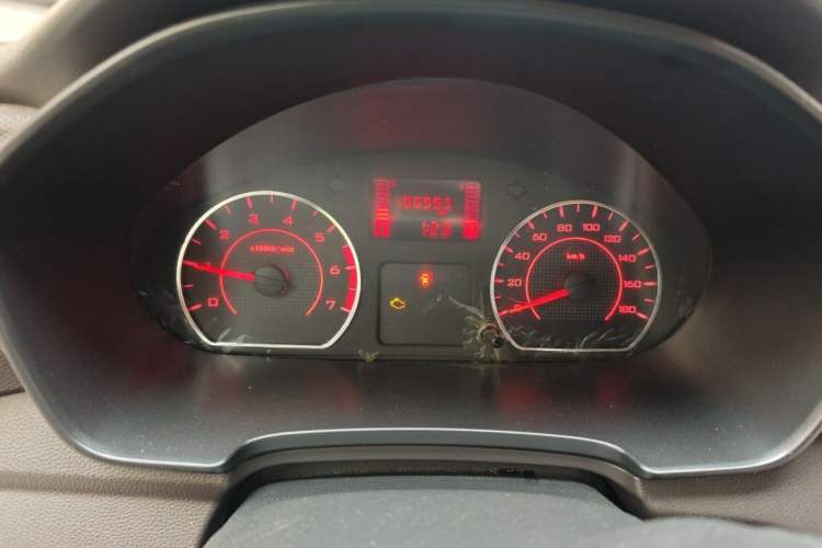 Used Wuling Hongguang V 2022 1.5L Jingqu Edition Electric-Assist LAR Instrument Cluster