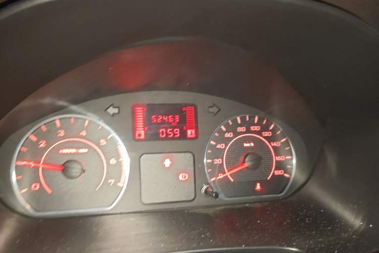Used Wuling Hongguang V 2022 1.5L Jingqu Version Hydraulic Power Steering LAR Instrument Cluster