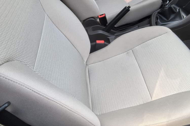 Used Wuling Hongguang V 2022 1.5L Jingqu Edition Electric-Assist LAR Interior 6