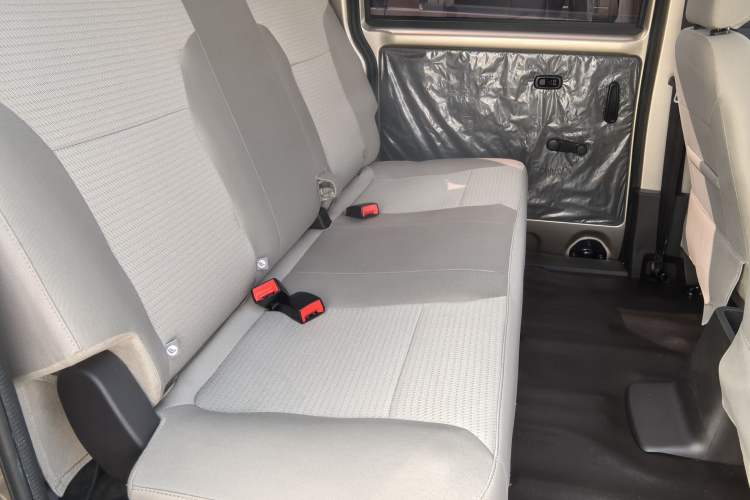 Used Wuling Hongguang V 2022 1.5L Jingqu Edition Electric-Assist LAR Interior 7