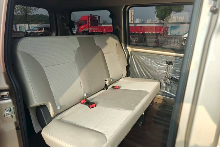 Used Wuling Hongguang V 2022 1.5L Jingqu Edition Electric-Assist LAR Interior 8
