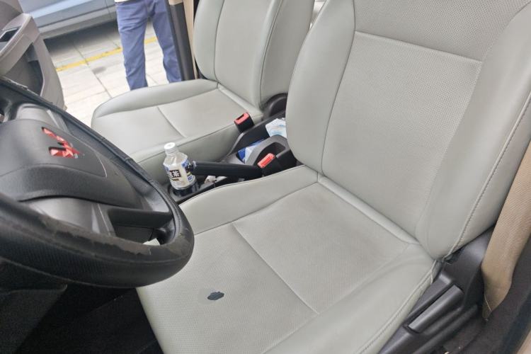 Used Wuling Hongguang V 2022 1.5L Jingqu Version Hydraulic Power Steering LAR Left Front Seat