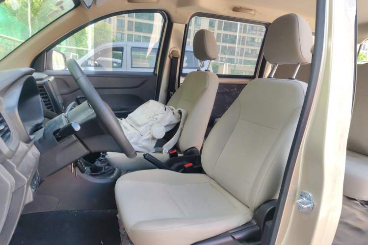 Used Wuling Hongguang V 2022 1.5L Jingqu Edition Electric-Assist LAR Left Front Seat
