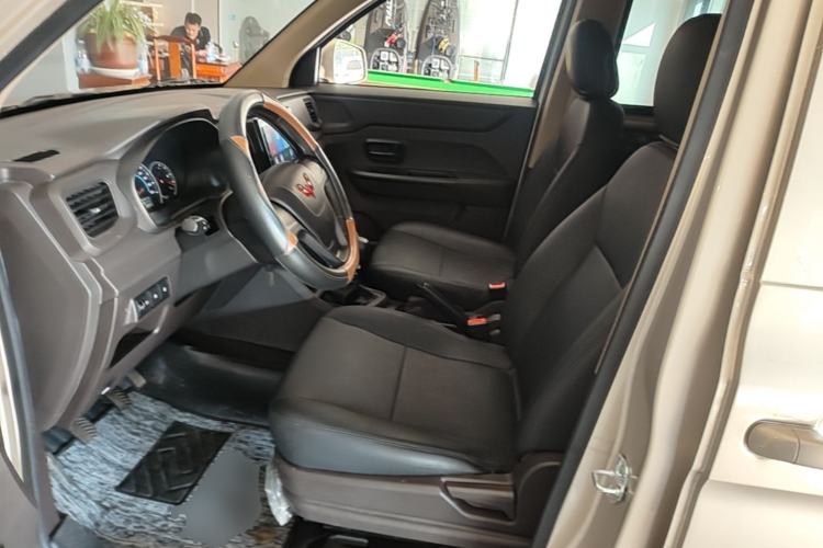 Used Wuling Hongguang V 2022 1.5L Enjoy Edition Electric-Powered LAR Left Front Seat