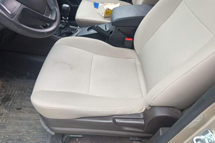 Used Wuling Hongguang V 2022 1.5L Jingqu Version Hydraulic Power Steering LAR Left Front Seat