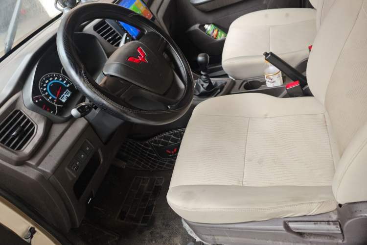 Used Wuling Hongguang V 2022 1.5L Enjoy Edition Hydraulic Power Steering LAR Left Front Seat