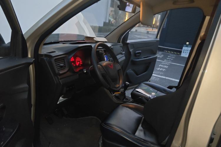 Used Wuling Hongguang V 2022 1.5L Jingqu Version Hydraulic Power Steering LAR Left Front Seat