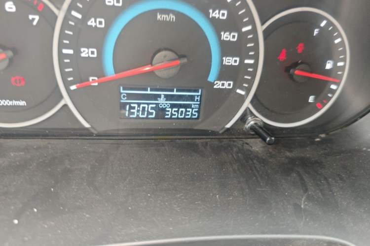 Used Wuling Hongguang V 2022 1.5L Jingqu Version Hydraulic Power Steering LAR Odometer Close Up