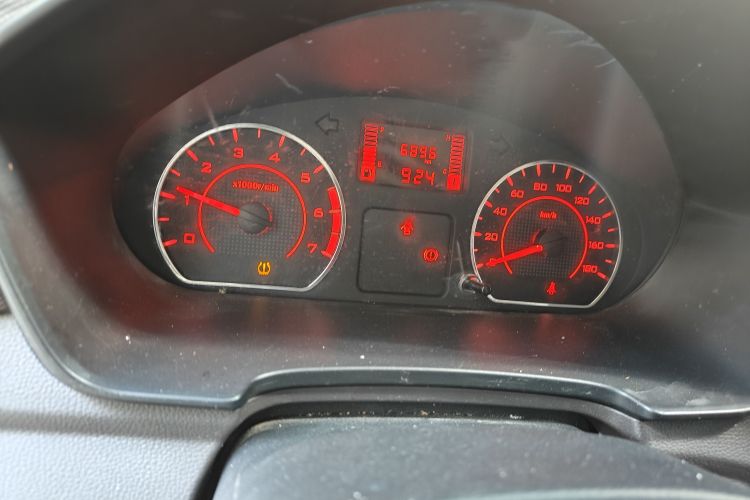 Used Wuling Hongguang V 2022 1.5L Jingqu Version Hydraulic Power Steering LAR Odometer Close Up