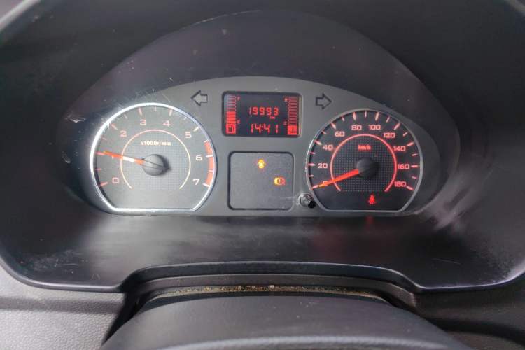 Used Wuling Hongguang V 2022 1.5L Jingqu Edition Electric-Assist LAR Odometer Close Up