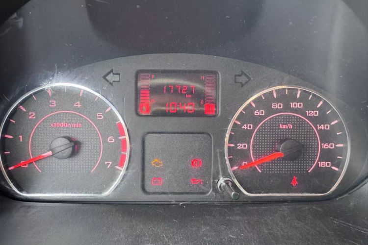 Used Wuling Hongguang V 2022 1.5L Jingqu Edition Electric-Assist LAR Odometer Close Up