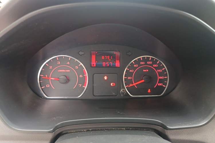 Used Wuling Hongguang V 2022 1.5L Jingqu Version Hydraulic Power Steering LAR Odometer Close Up