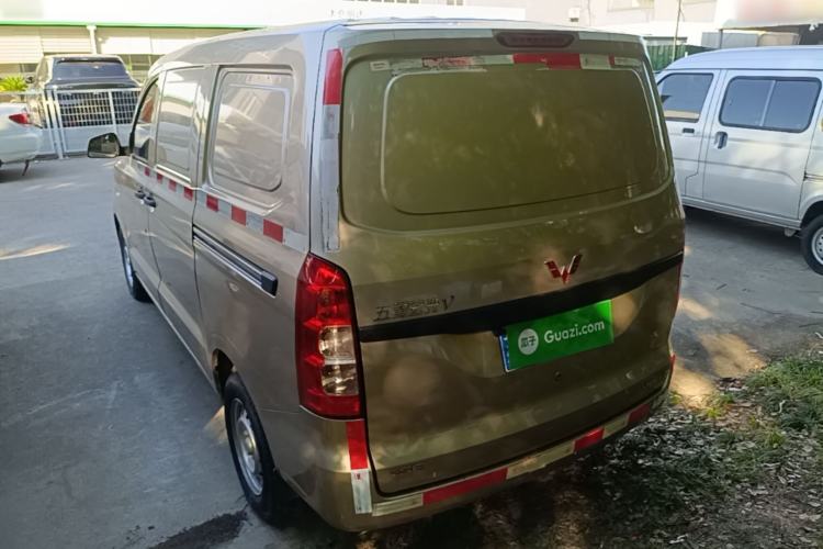 Used Wuling Hongguang V 2022 1.5L Jingqu Edition Enclosed-Window Vehicle with Hydraulic Power Steering LAR Rear Left 45 Deg