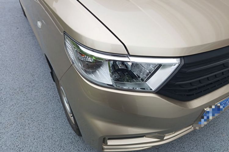 Used Wuling Hongguang V 2022 1.5L Jingqu Version Hydraulic Power Steering LAR Right Front Headlight