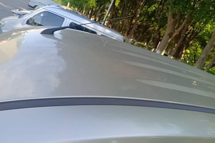 Used Wuling Hongguang V 2022 1.5L Jingqu Edition Enclosed-Window Vehicle with Hydraulic Power Steering LAR Roof