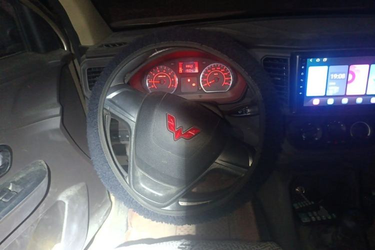 Used Wuling Hongguang V 2022 1.5L Jingqu Edition Electric-Assist LAR Steering Wheel