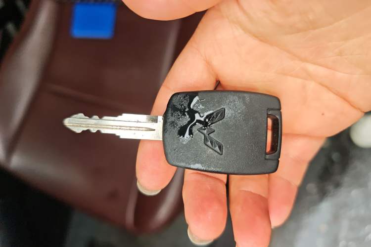 Used Wuling Hongguang V 2022 1.5L Jingqu Version Hydraulic Power Steering LAR Vehicle Key