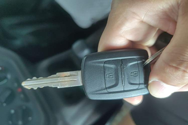 Used Wuling Hongguang V 2022 1.5L Jingqu Edition Electric-Assist LAR Vehicle Key