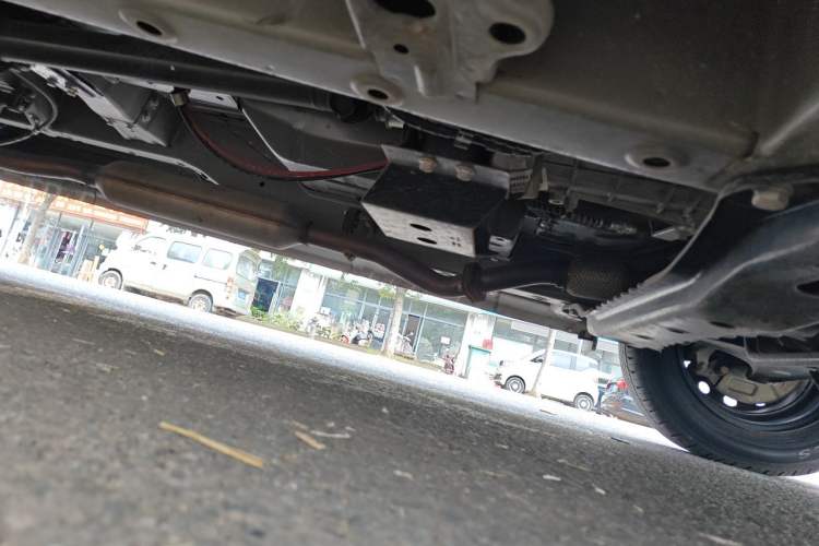 Used Wuling Hongguang V 2022 1.5L Jingqu Edition Electric-Assist LAR Chassis Front Left