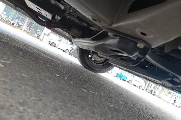 Used Wuling Hongguang V 2022 1.5L Jingqu Edition Electric-Assist LAR Chassis Rear