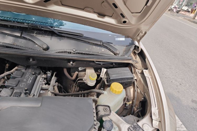 Used Wuling Hongguang V 2022 1.5L Jingqu Edition Electric-Assist LAR Engine Bay Left