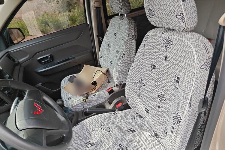Used Wuling Hongguang V 2022 1.5L Jingqu Edition Electric-Assist LAR Left Front Seat