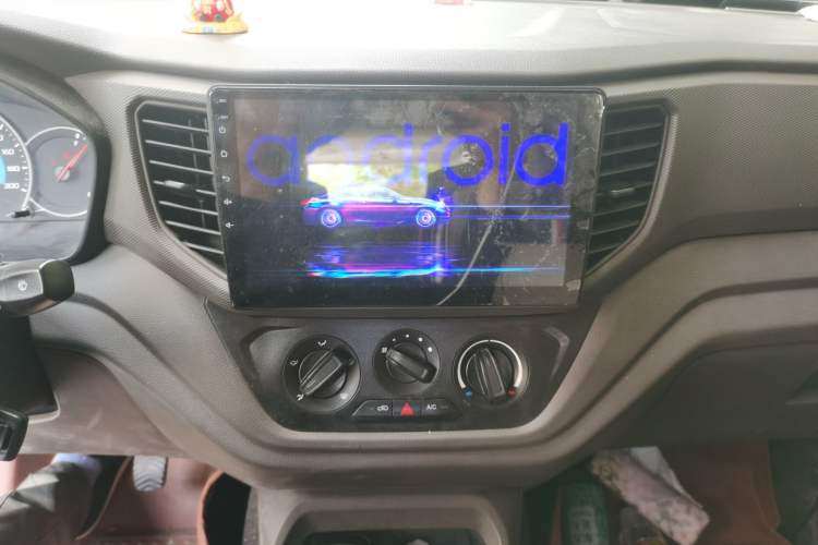 Used Wuling Hongguang V 2022 1.5L Enjoy Edition Electric-Powered LAR Audio And AC Panel