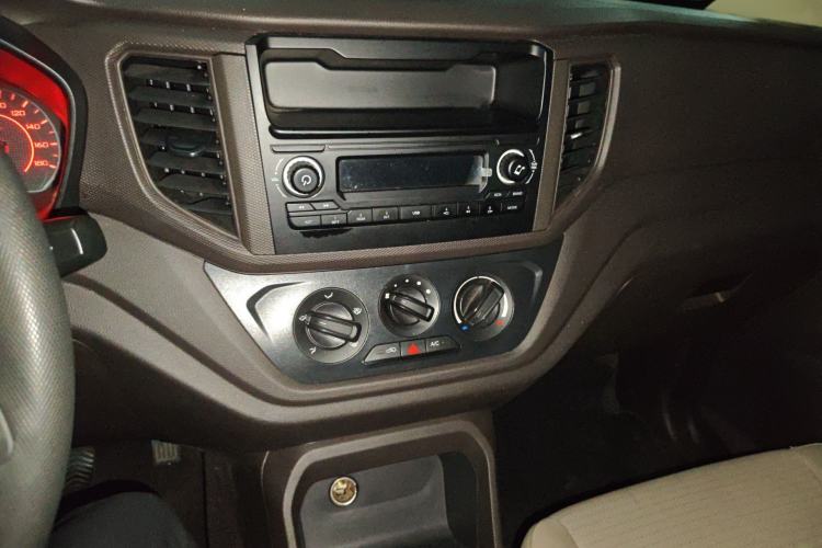 Used Wuling Hongguang V 2022 1.5L Jingqu Version Hydraulic Power Steering LAR Audio And AC Panel