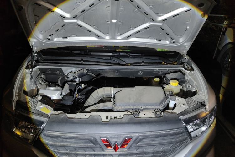 Used Wuling Hongguang V 2022 1.5L Jingqu Version Hydraulic Power Steering LAR Engine Bay