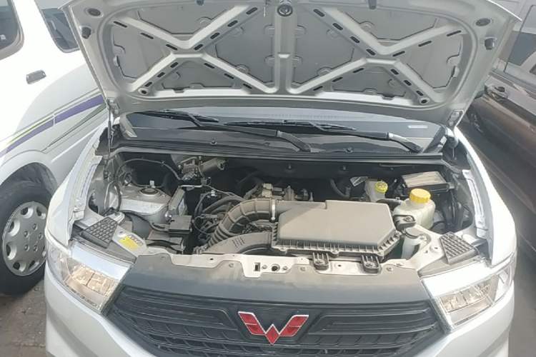 Used Wuling Hongguang V 2022 1.5L Jingqu Edition Electric-Assist LAR Engine Bay