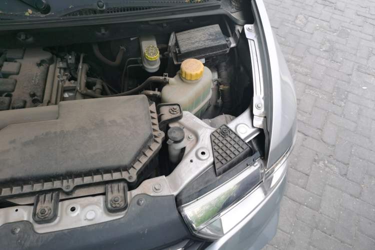 Used Wuling Hongguang V 2022 1.5L Enjoy Edition Electric-Powered LAR Engine Bay Left