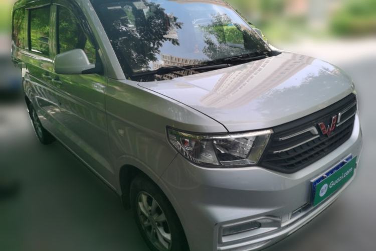 Used Wuling Hongguang V 2022 1.5L Enjoy Edition Electric-Powered LAR Front Right 45 Deg