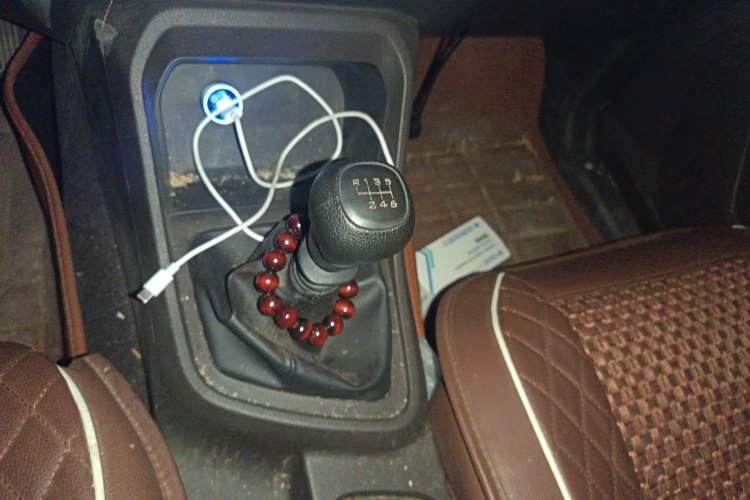 Used Wuling Hongguang V 2022 1.5L Jingqu Edition Electric-Assist LAR Gear Lever