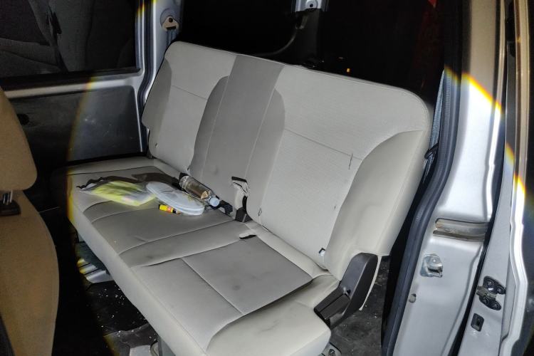 Used Wuling Hongguang V 2022 1.5L Jingqu Version Hydraulic Power Steering LAR Interior 4