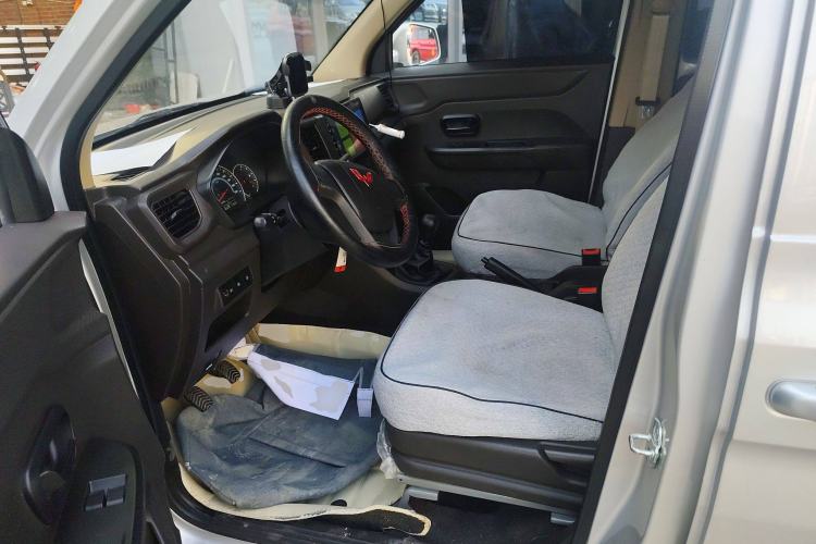 Used Wuling Hongguang V 2022 1.5L Enjoy Edition Hydraulic Power Steering LAR Left Front Seat