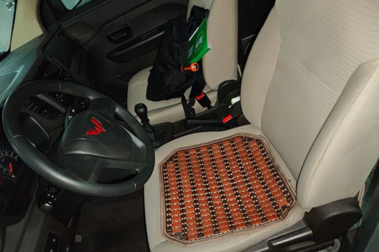 Used Wuling Hongguang V 2022 1.5L Jingqu Version Hydraulic Power Steering LAR Left Front Seat