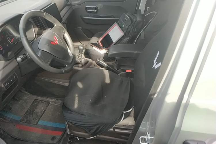 Used Wuling Hongguang V 2022 1.5L Jingqu Edition Electric-Assist LAR Left Front Seat