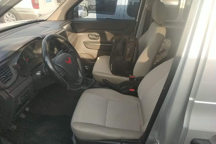 Used Wuling Hongguang V 2022 1.5L Jingqu Edition Electric-Assist LAR Left Front Seat