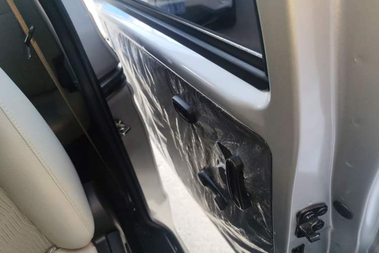 Used Wuling Hongguang V 2022 1.5L Enjoy Edition Hydraulic Power Steering LAR Left Rear Door Interior