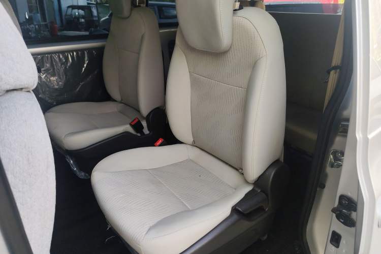 Used Wuling Hongguang V 2022 1.5L Enjoy Edition Hydraulic Power Steering LAR Left Rear Seat