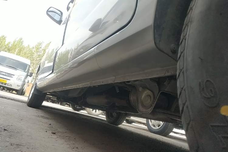 Used Wuling Hongguang V 2022 1.5L Jingqu Edition Electric-Assist LAR Left Side Sill