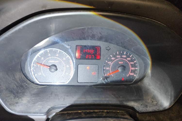 Used Wuling Hongguang V 2022 1.5L Jingqu Version Hydraulic Power Steering LAR Odometer Close Up