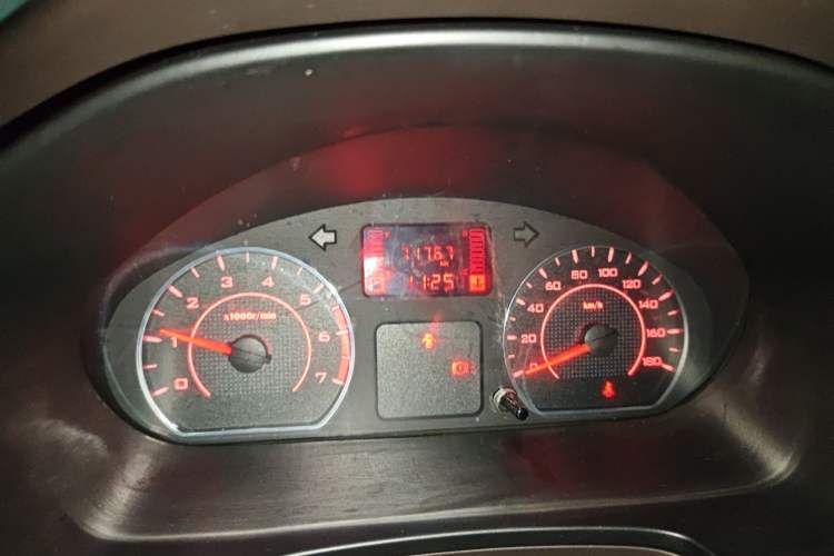 Used Wuling Hongguang V 2022 1.5L Jingqu Version Hydraulic Power Steering LAR Odometer Close Up