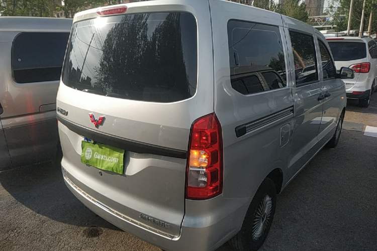 Used Wuling Hongguang V 2022 1.5L Jingqu Edition Electric-Assist LAR Rear Right 45 Deg