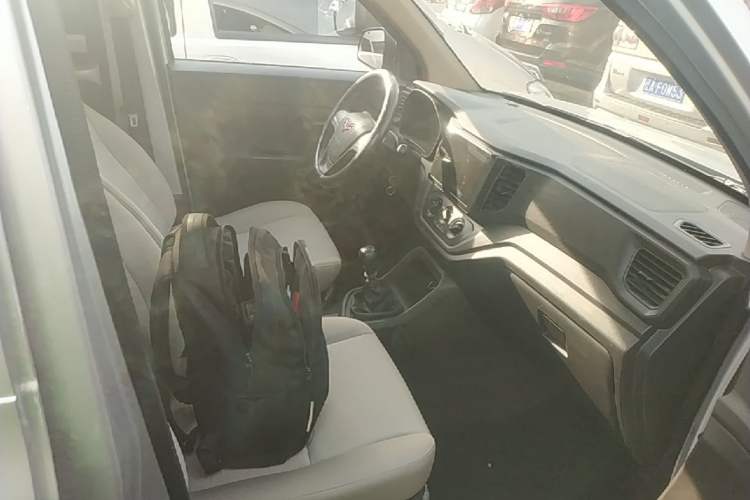 Used Wuling Hongguang V 2022 1.5L Jingqu Edition Electric-Assist LAR Right Front Seat