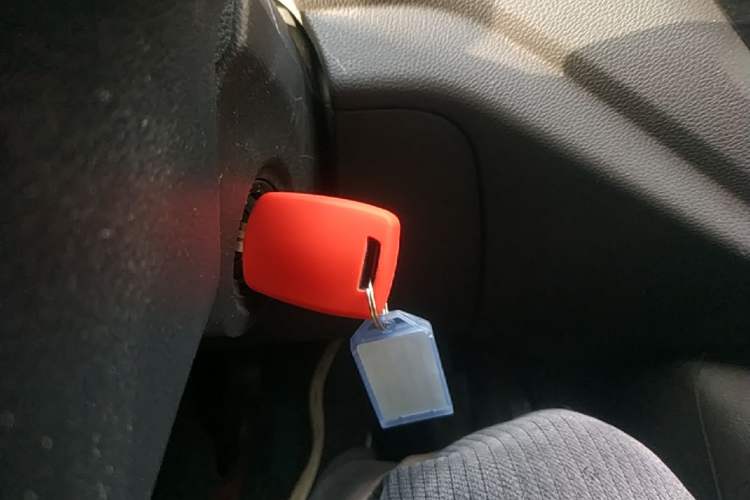 Used Wuling Hongguang V 2022 1.5L Jingqu Edition Electric-Assist LAR Vehicle Key